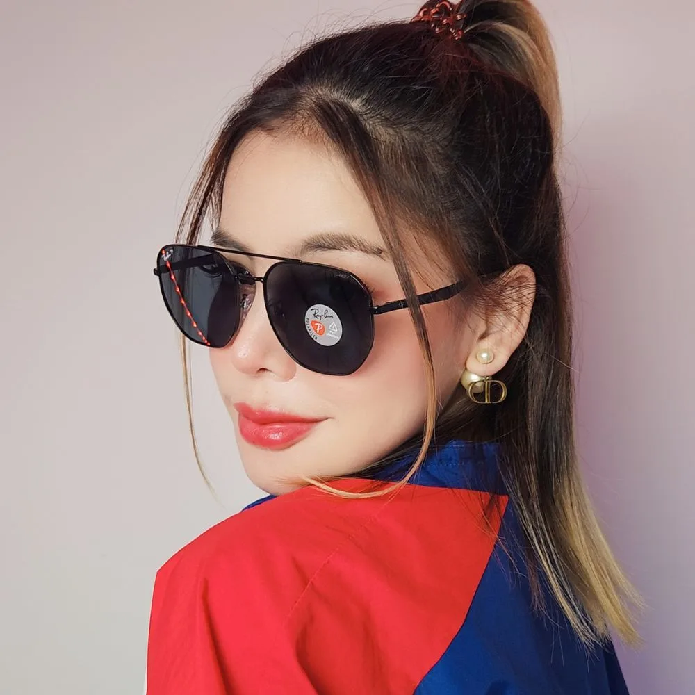 แว่น Ray-Ban RB3724D 00281 คนใส่