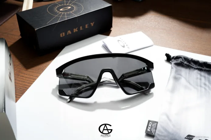 แว่น Oakley bxtr รุ่นพิเศษ