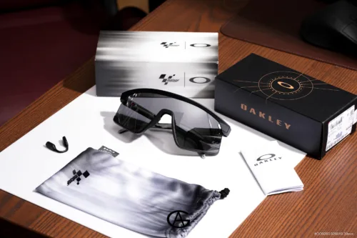 oakley bxtr อุปกรณ์