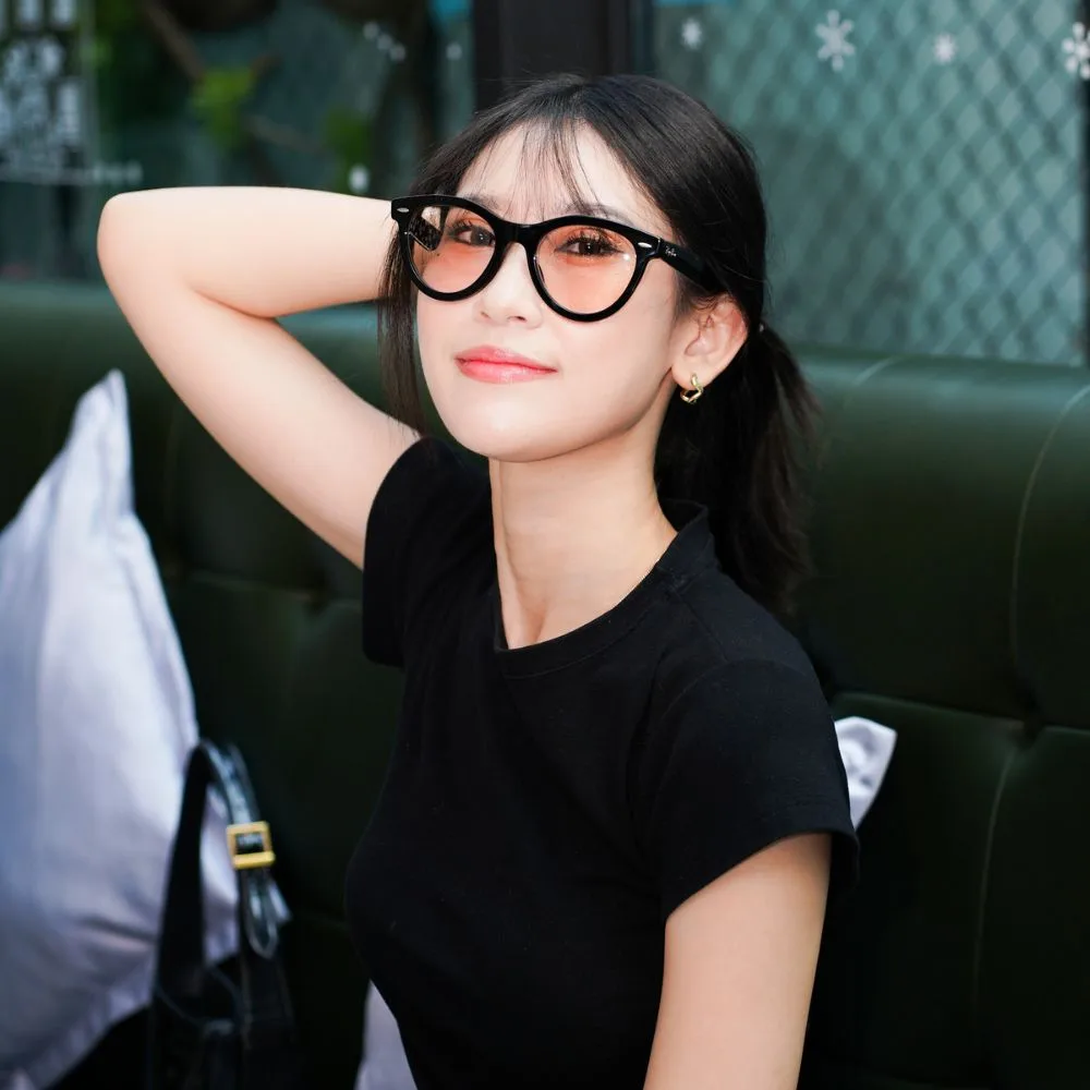 แว่น Ray-Ban RB2241F 141284 คนใส่