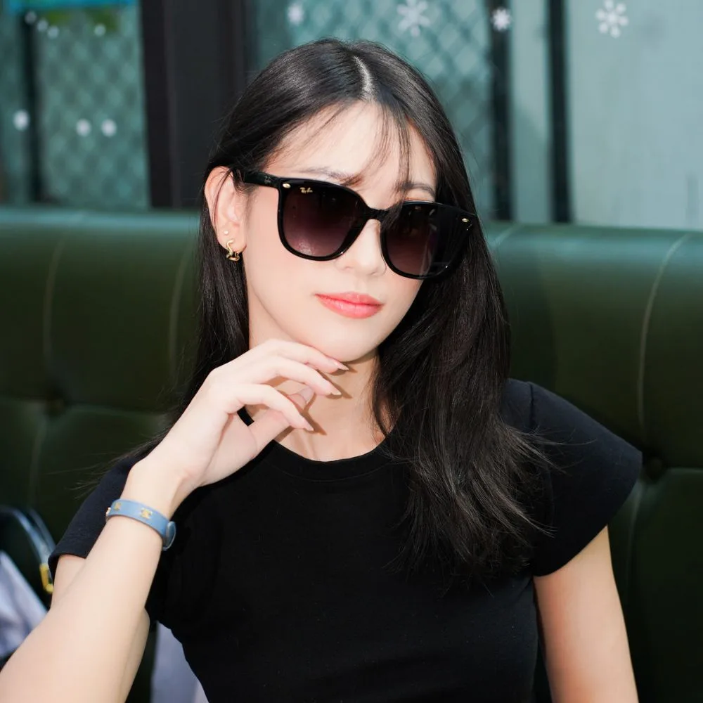 แว่น Ray-Ban RB4423D 68078G คนใส่