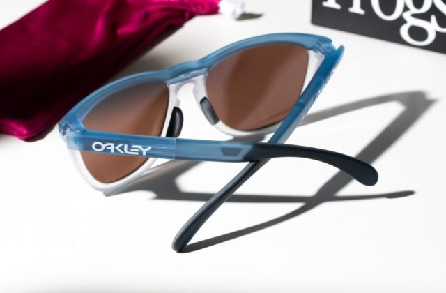 แว่น Oakley OO9284A 928409 ขา