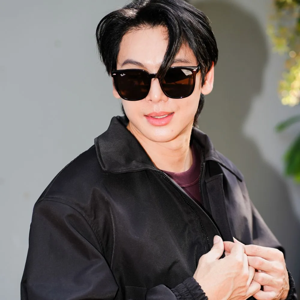 แว่น Ray-Ban RB4401D 60187 คนใส่
