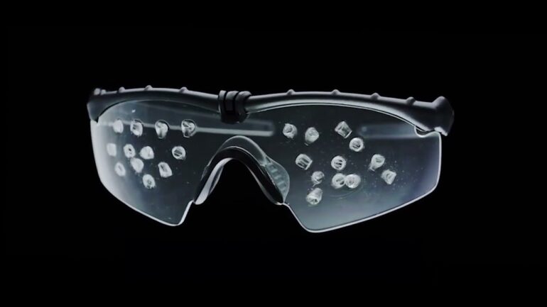 แว่น Oakley โดนยิง