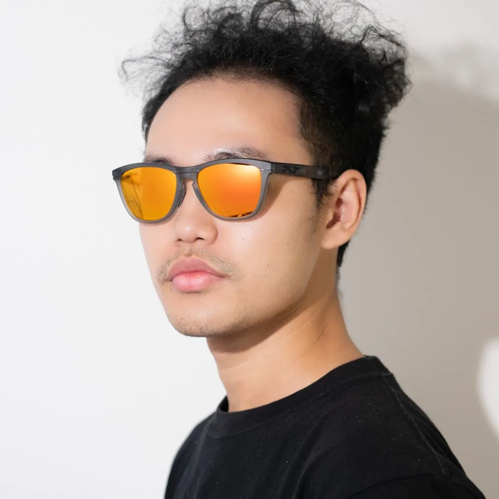 แว่น Oakley OO9284A 928401 คนใส่