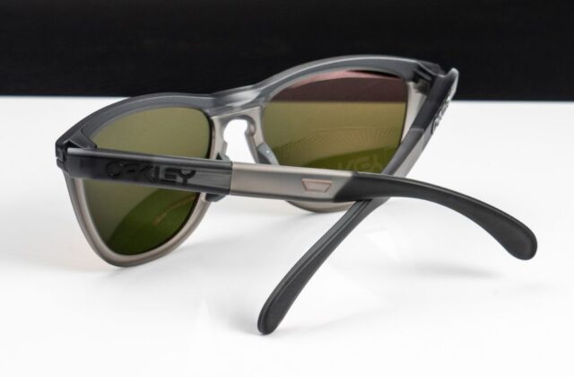 แว่น Oakley OO9284A 928401 ขา