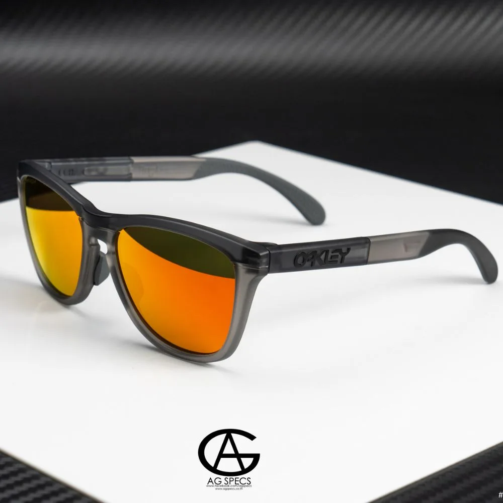 แว่น Oakley OO9284A 928401