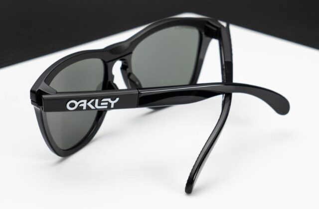แว่น Oakley OO9284A 928410 ขา