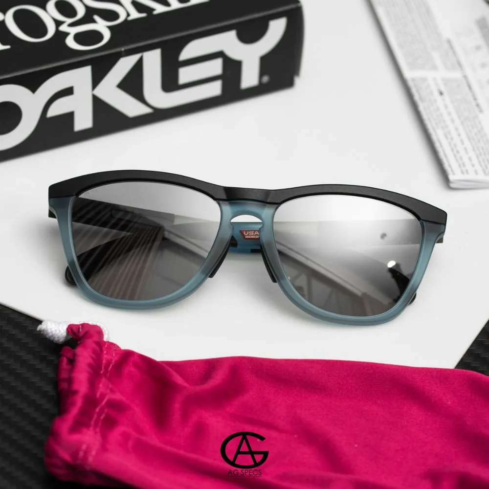 แว่น Oakley OO9284A 928413 หน้า