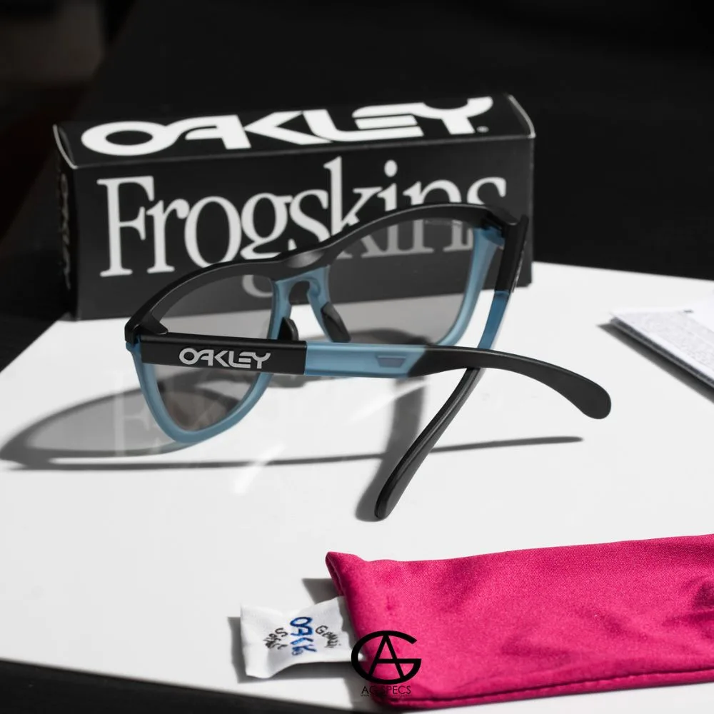แว่น Oakley OO9284A 928413 ขา
