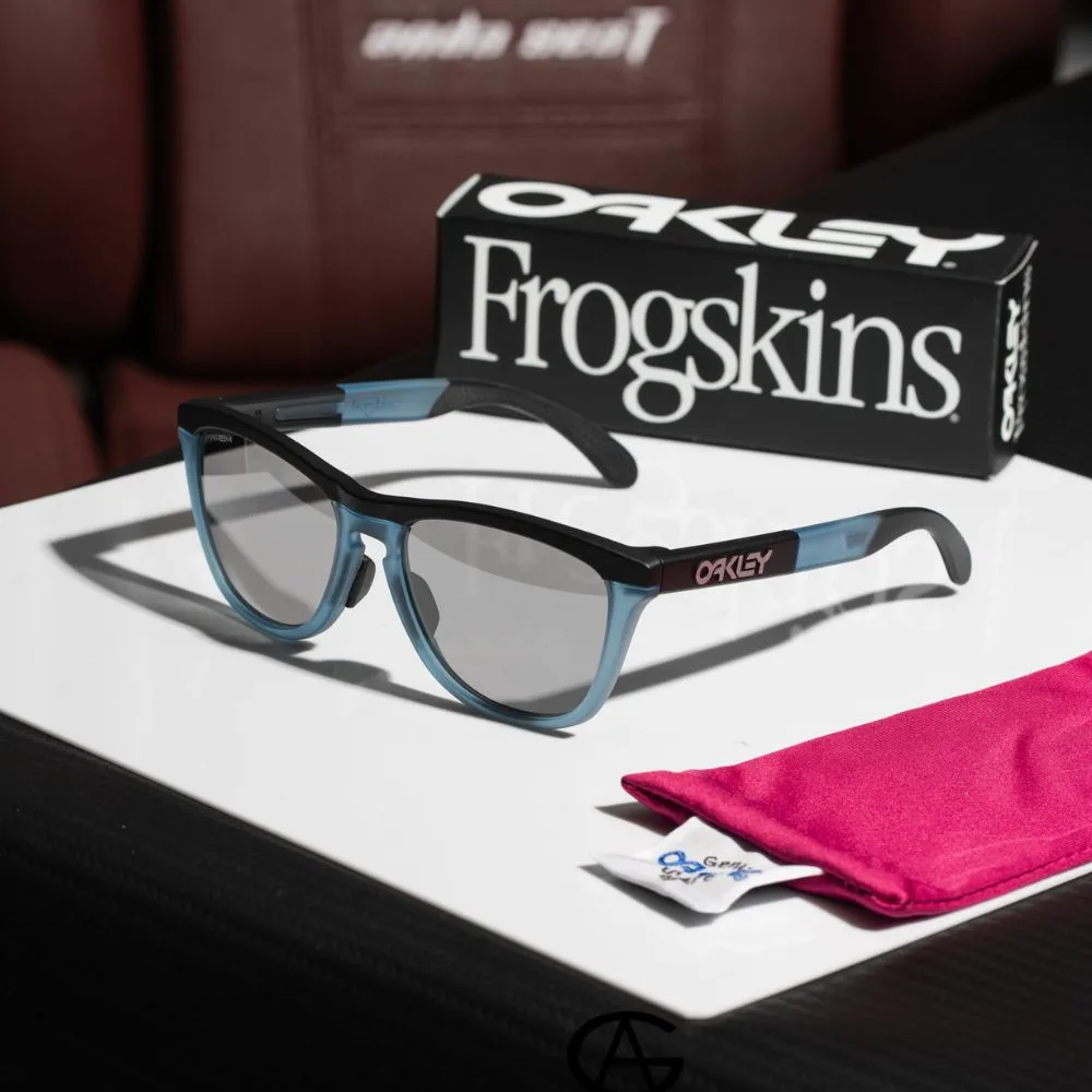 แว่น Oakley OO9284A 928413
