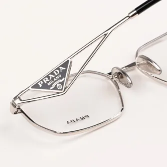 แว่น Prada PR A53V 1BC1O1 โลโก้