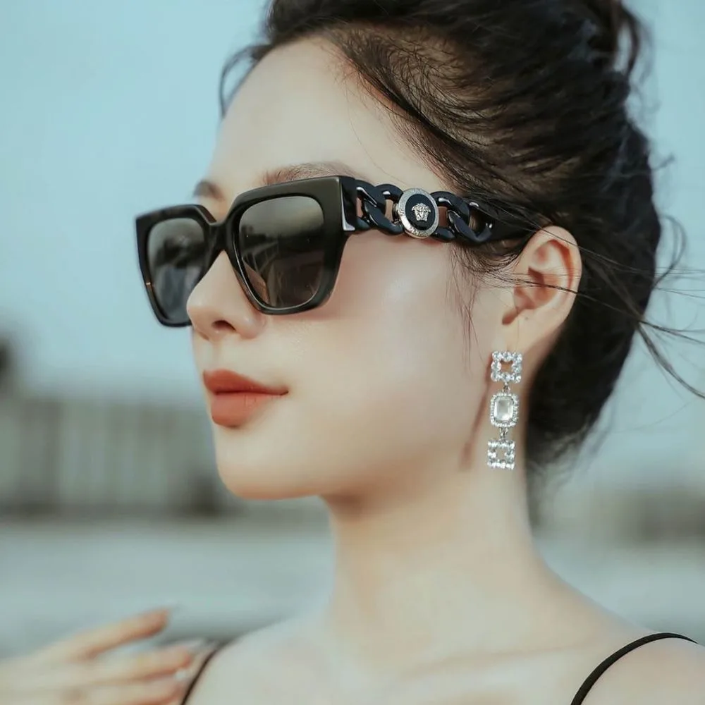 แว่น Versace VE4409F GB187 คนใส่