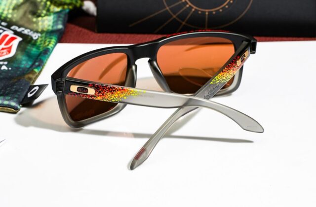 แว่น Oakley OO9102 9102AH ขา