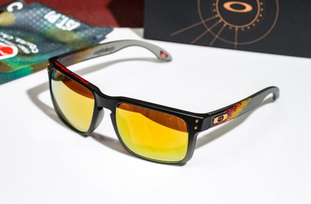 แว่น Oakley OO9102 9102AH