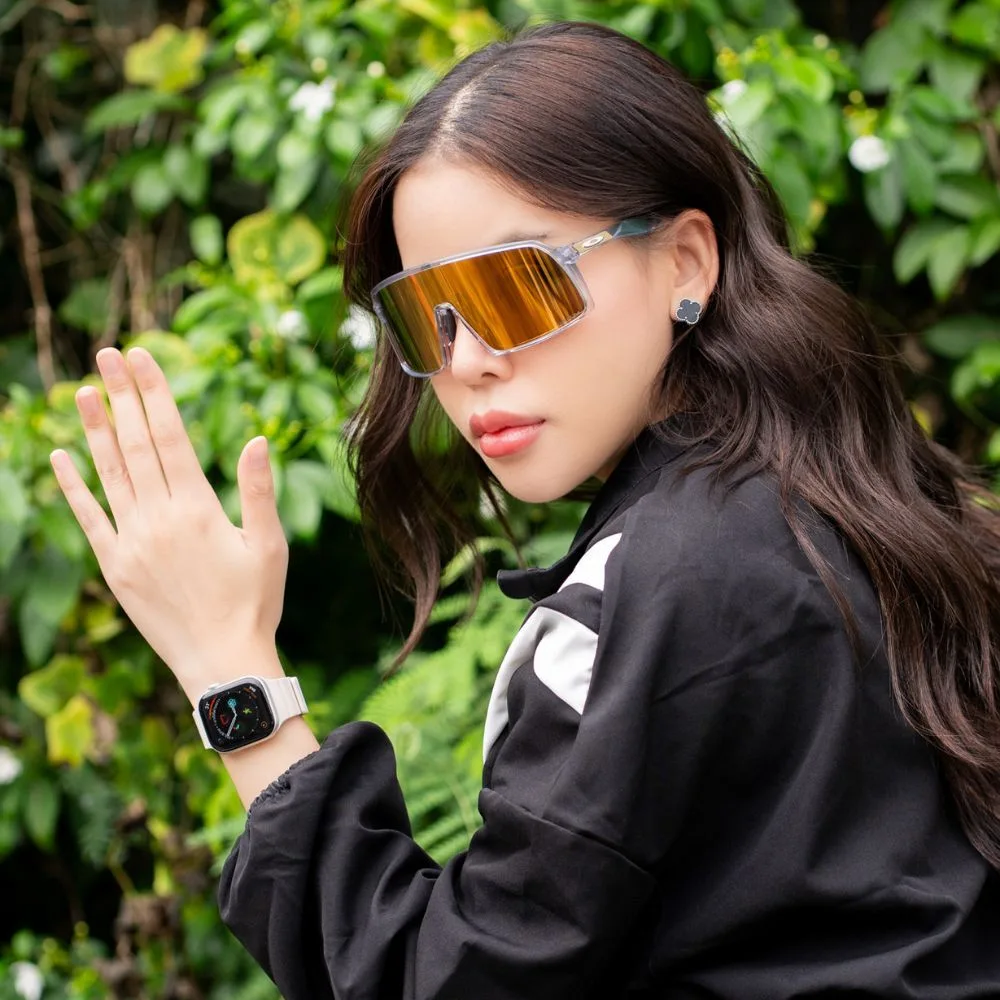 แว่น Oakley Sutro OO9406A 940653 คนใส่