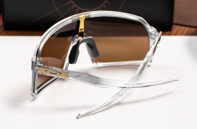 แว่น Oakley Sutro OO9406A 940653 ขา