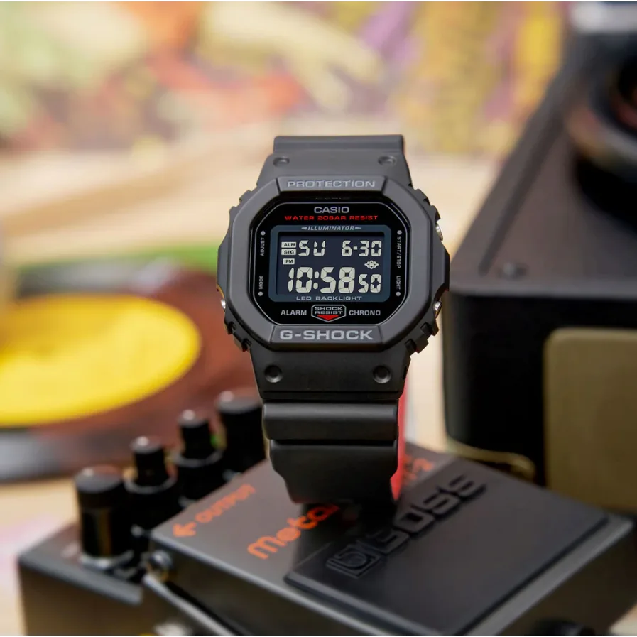 นาฬิกาข้อมือ G-SHOCK DW-5600UHR-1
