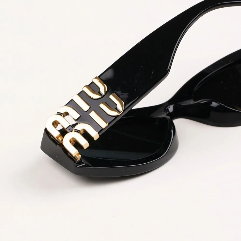 แว่น Miu Miu 11WS 1AB5S0 โลโก้