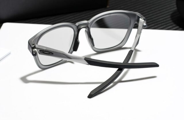 แว่น Oakley OO9507D 950704 ขา