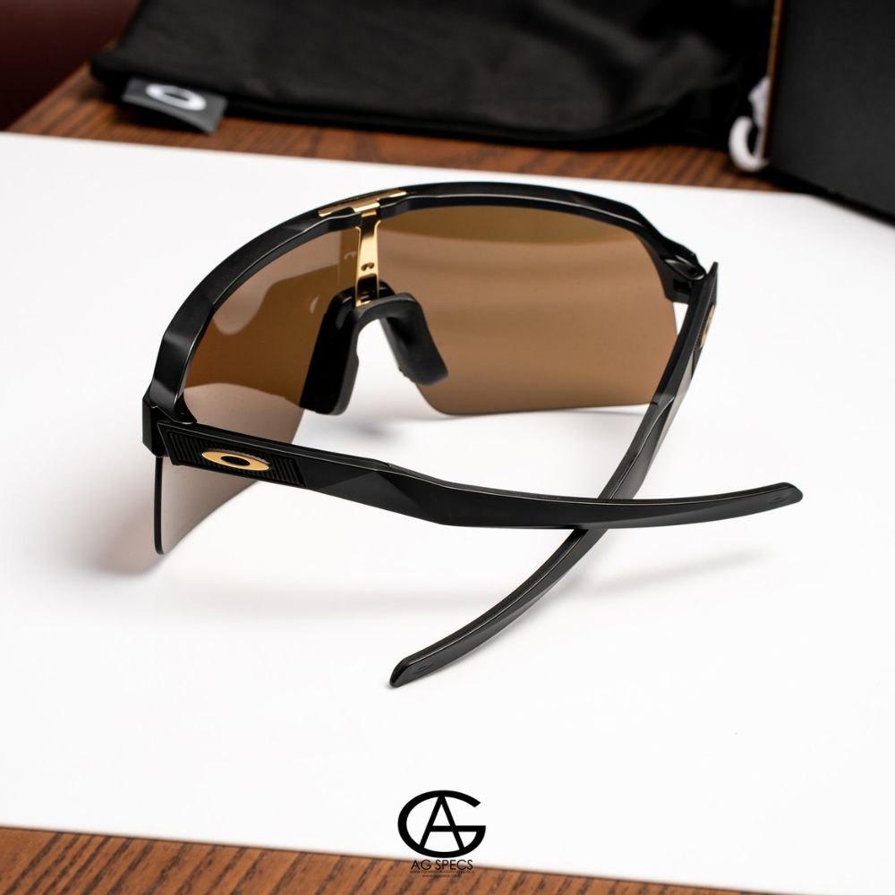 แว่น Oakley Sutro OO9463A 946304 ขา