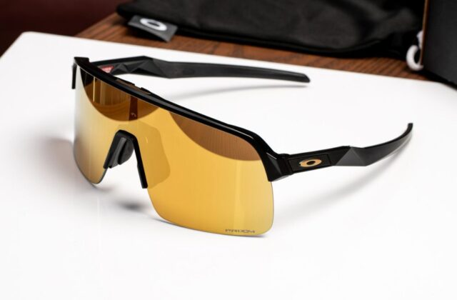 แว่น Oakley Sutro OO9463A 946304
