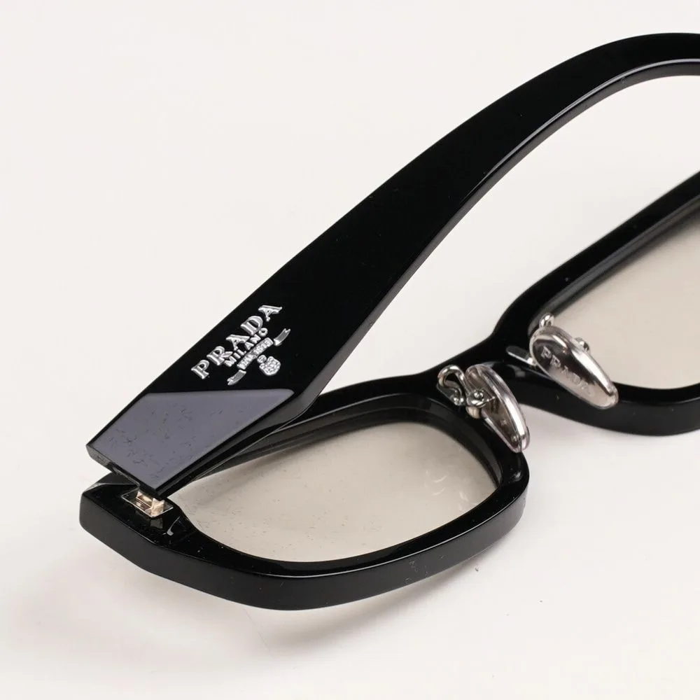 แว่น Prada PR B06SF 16K08N โลโก้