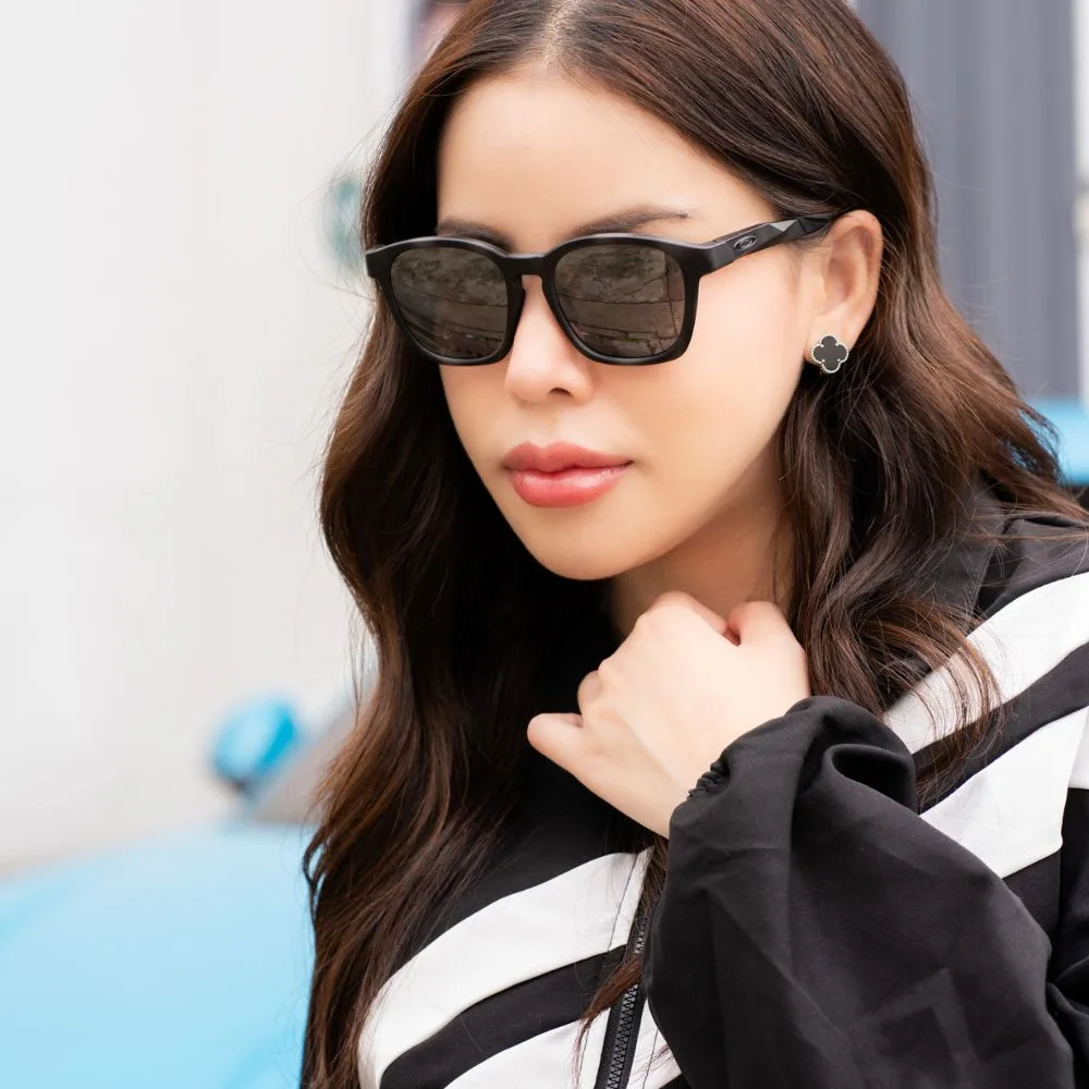 แว่น Oakley OO9507D 950705 คนใส่