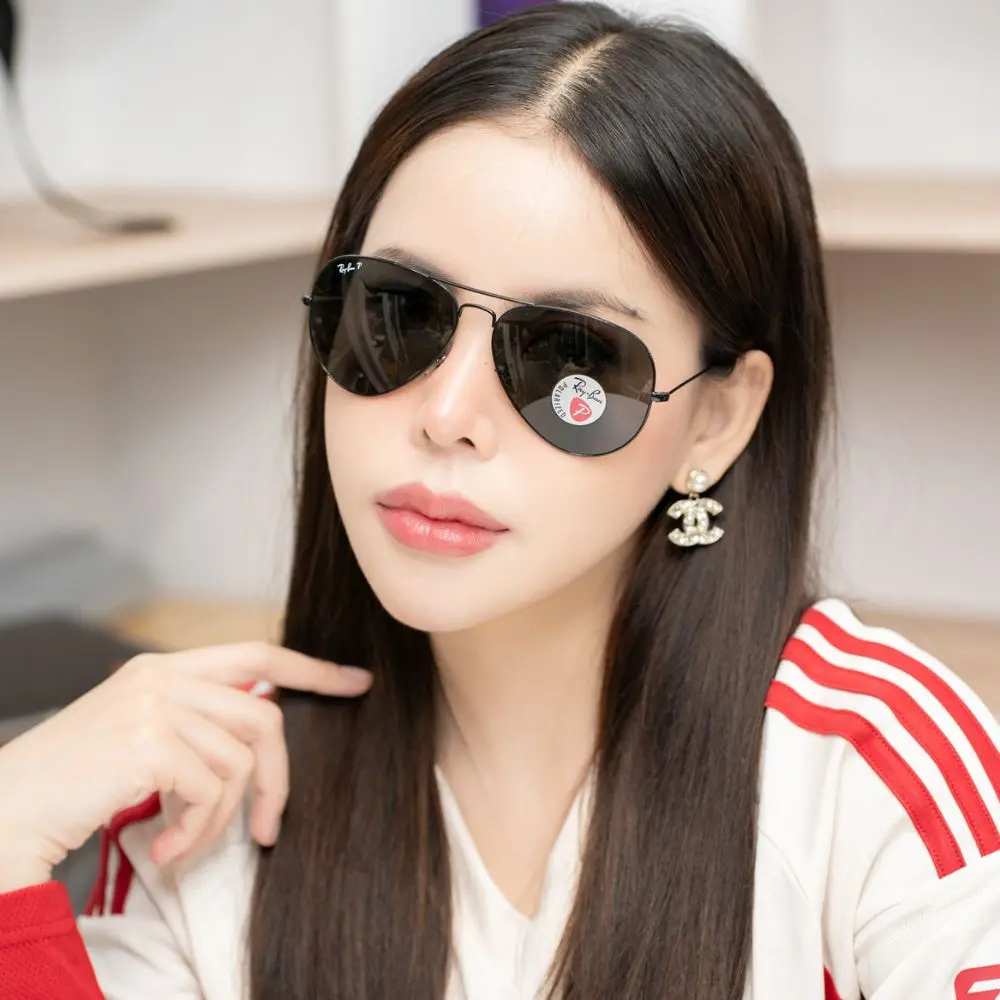 แว่น Ray-Ban RB3025 002/58 คนใส่