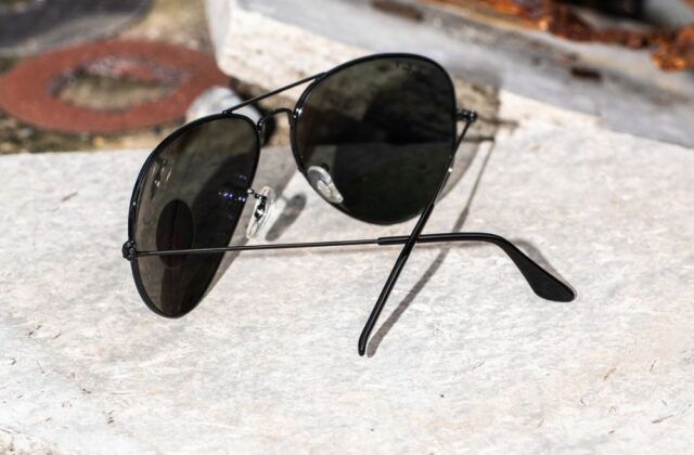 แว่น Ray-Ban RB3025 002/58 ขา