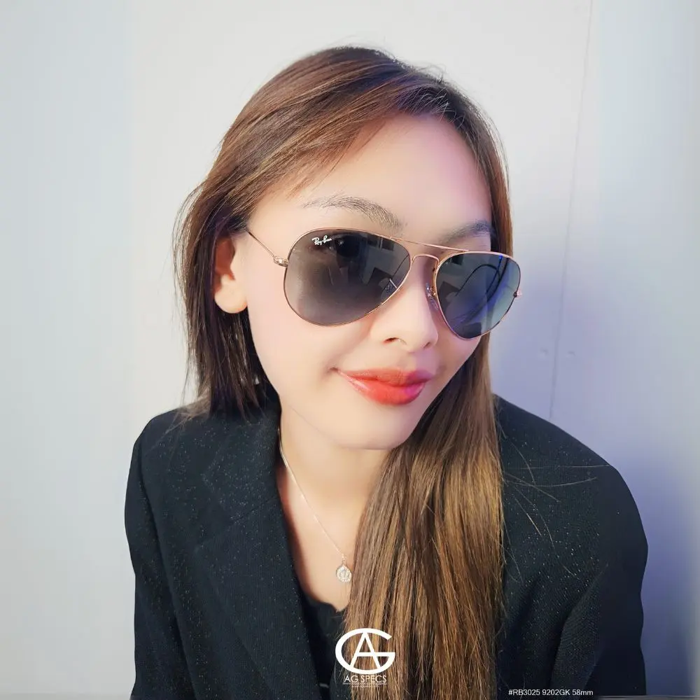 แว่น Ray-Ban RB3025 9202GK คนใส่