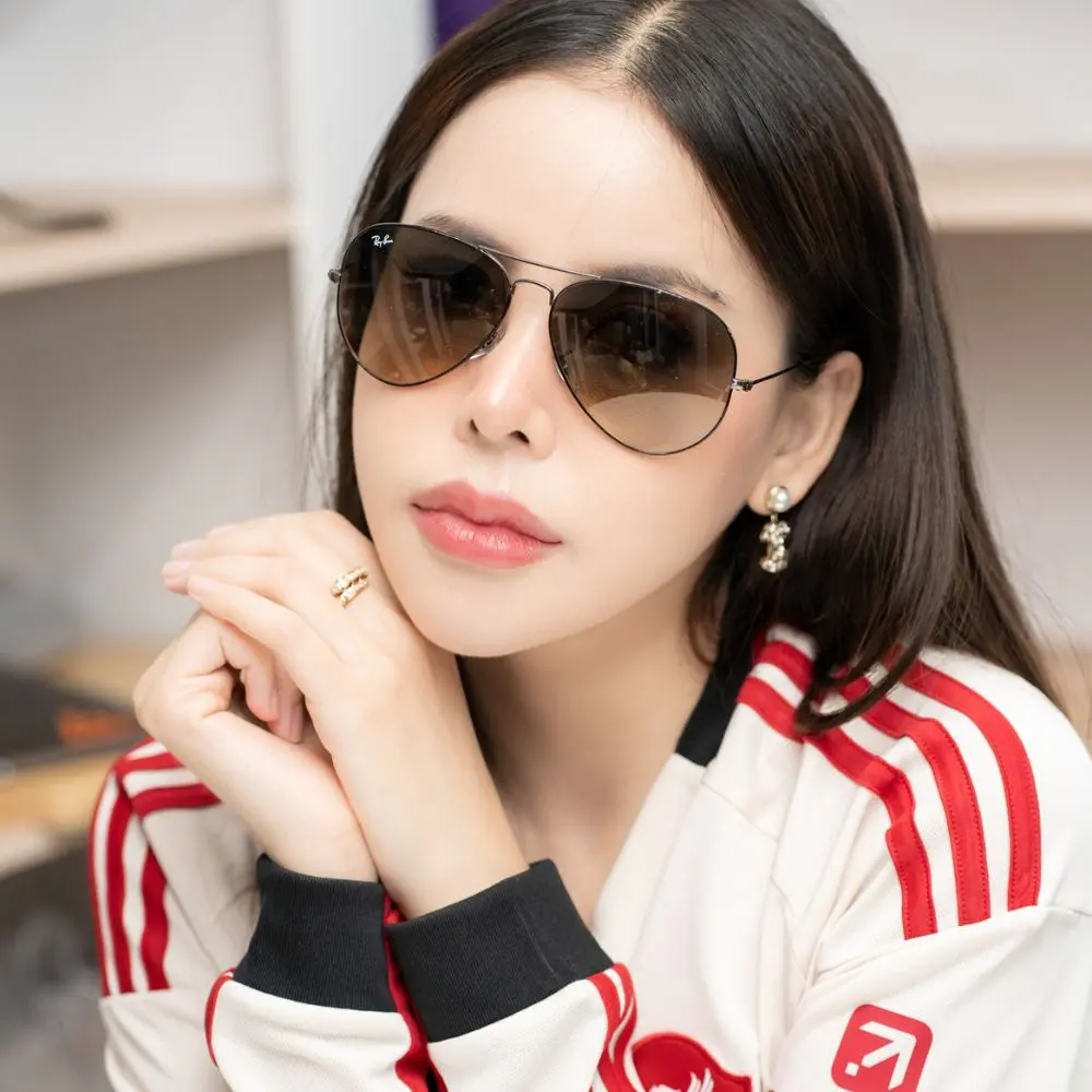 แว่น Ray-Ban RB3025 92700A คนใส่