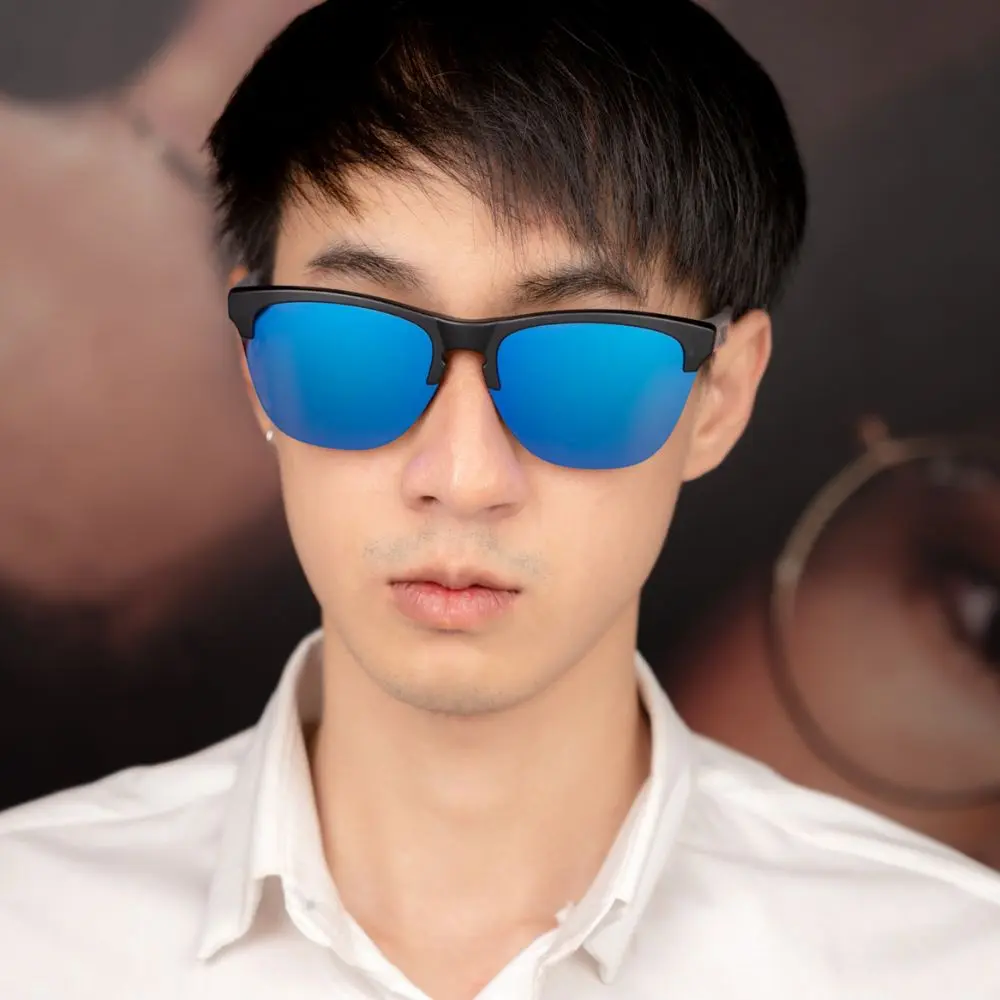 แว่น Oakley OO9374 937402 คนใส่
