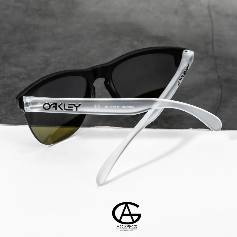 แว่น Oakley OO9374 937402 ขา