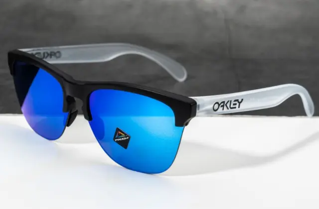 แว่น Oakley OO9374 937402