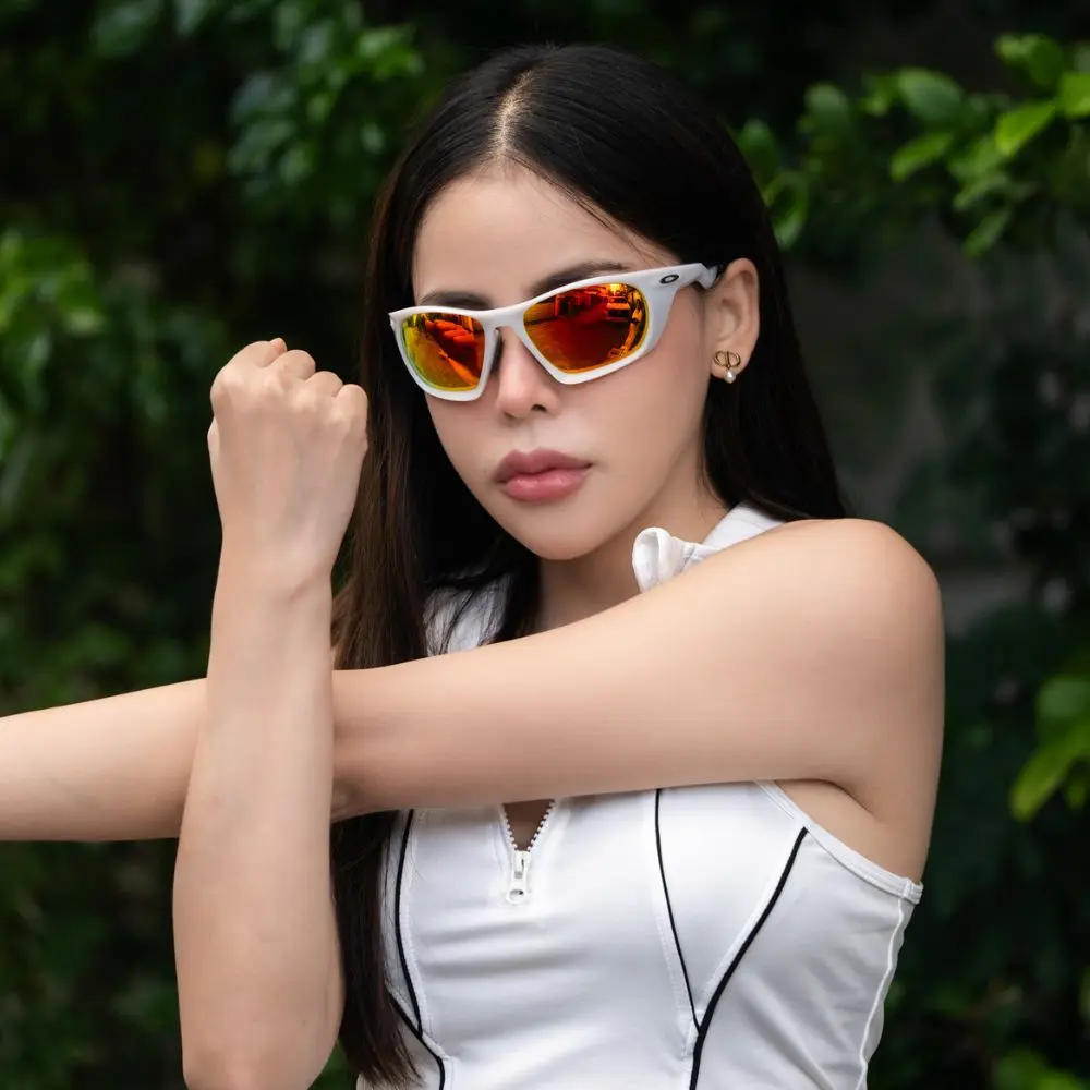 แว่น Oakley OO9431 943110 คนใส่