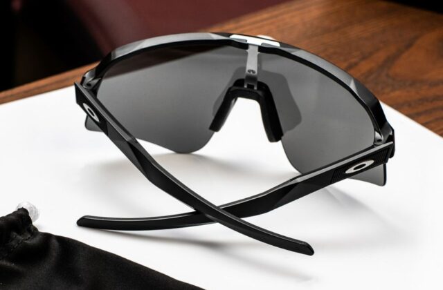 แว่น Oakley OO9465 946503 ขา