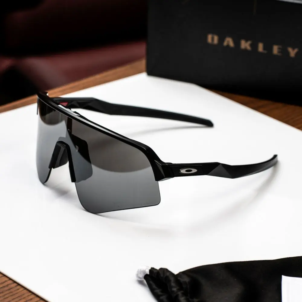 แว่น Oakley OO9465 946503