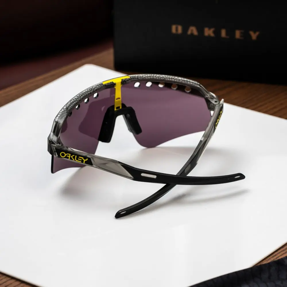 แว่น Oakley OO9465 946532 ขา