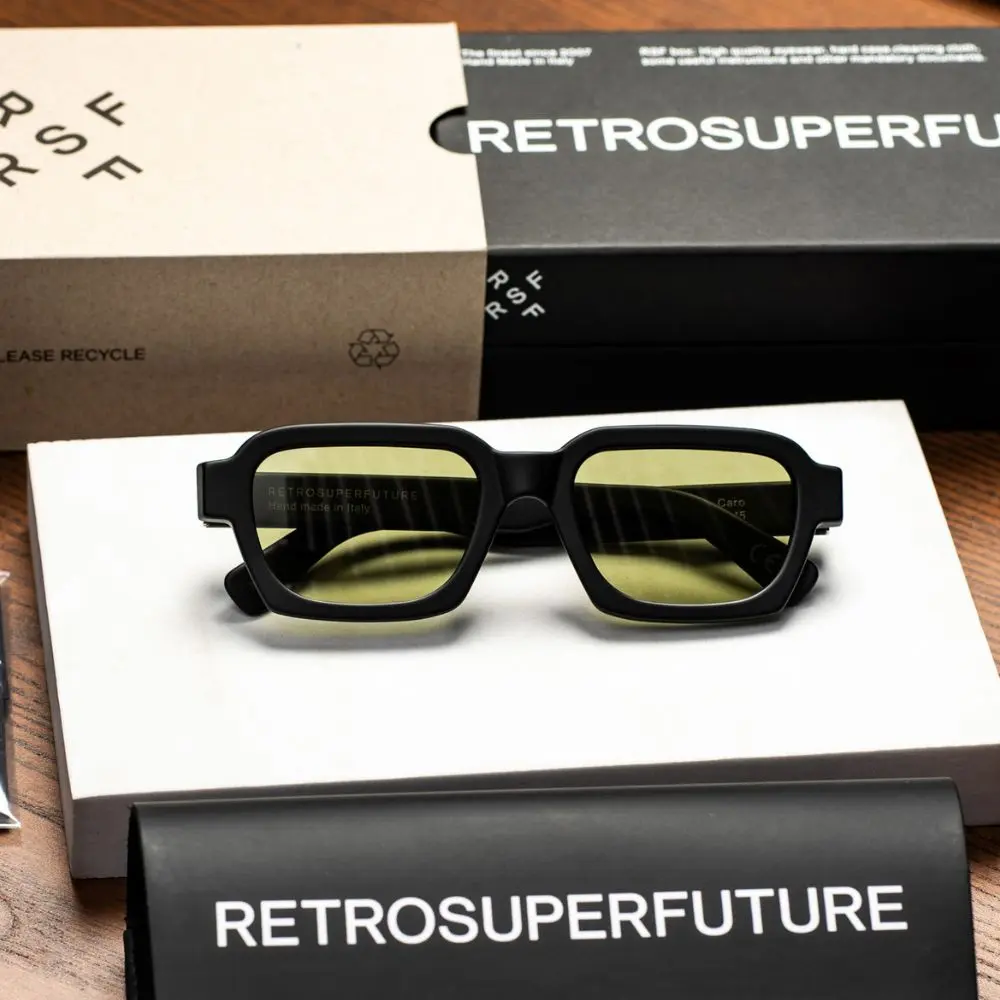 แว่น SUPER CARO BLACK MATTE หน้า