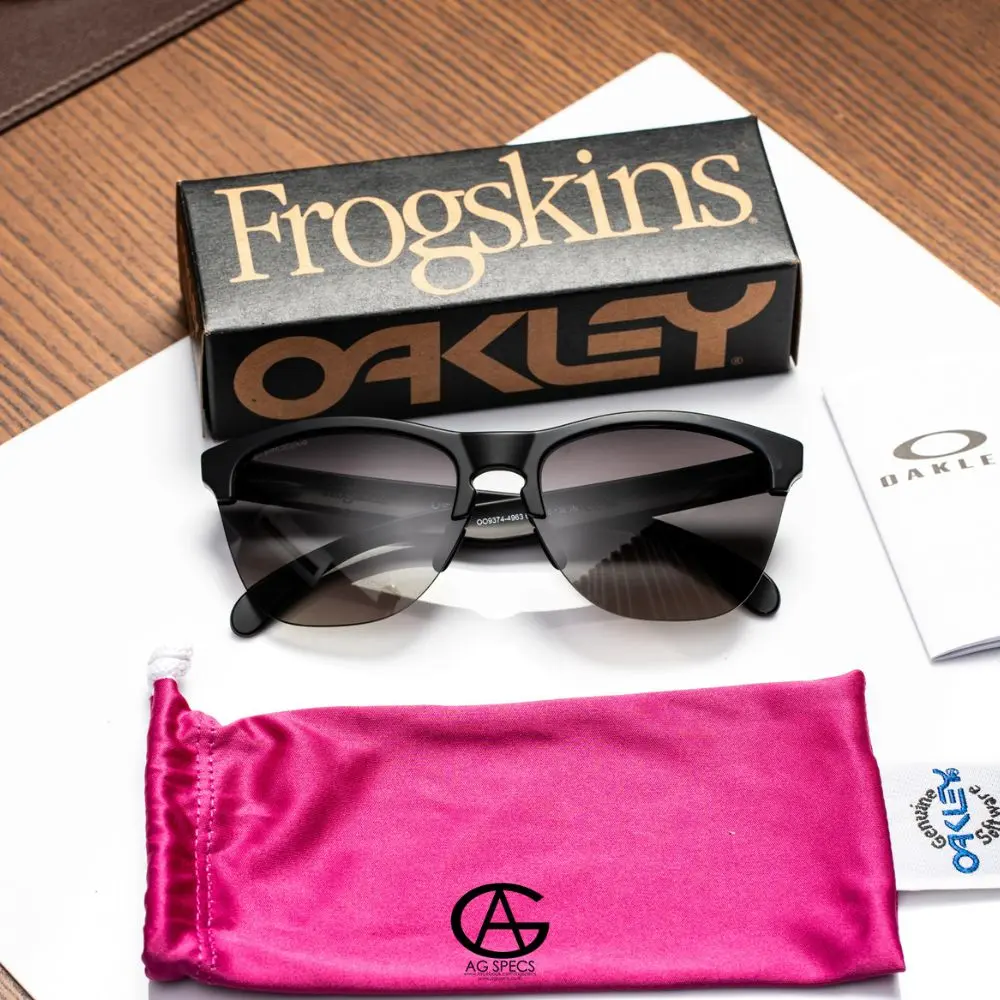 แว่น Oakley OO9374 937449 หน้า