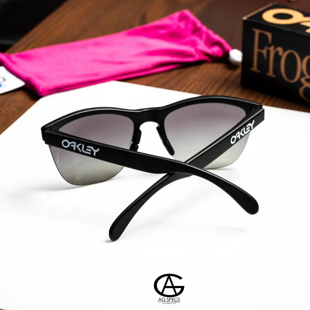 แว่น Oakley OO9374 937449 ขา
