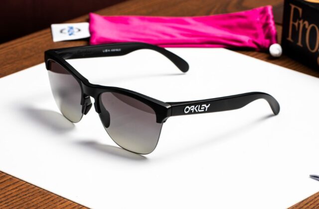 แว่น Oakley OO9374 937449