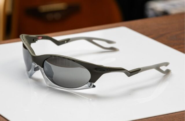 แว่น Oakley OO9437 943707