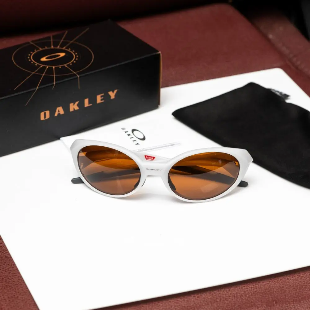 แว่น Oakley OO9438 943824 หน้า