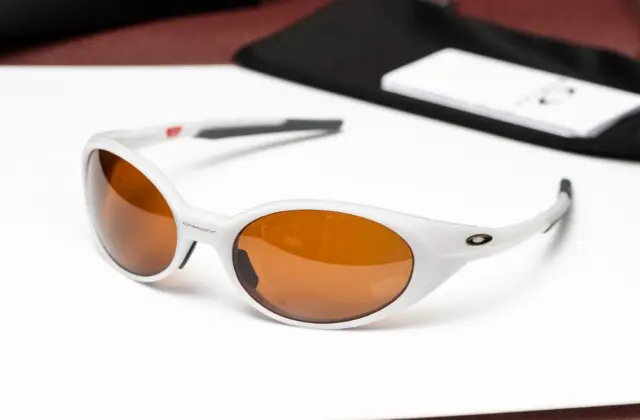 แว่น Oakley OO9438 943824