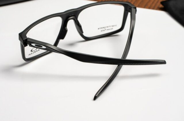 แว่น Oakley OX8183 818301 ขา