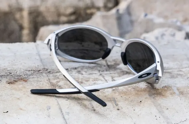 Oakley Eye Jacket OO9438 943805 ขา
