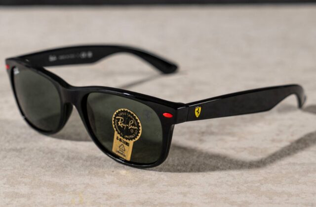 แว่น Ray-Ban RB2132M F60131