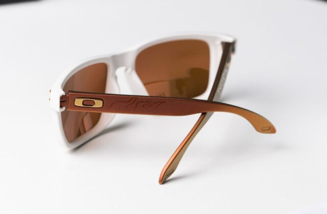 แว่น Oakley Horse Limited OO9244 924485 ขา